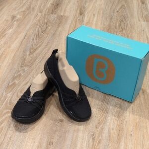❤️ NIB Bzees Black Slip-On machine washable Shoes Women's size 7 M ❤️
